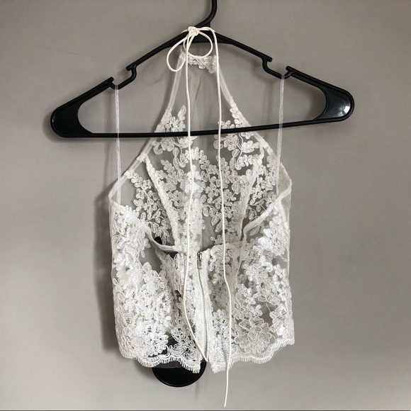 Lace white halter top, with zipper in the back - Picture 3 of 3